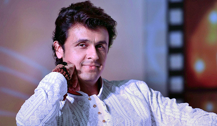 Sonu Nigam's new hairstyle gives him a youthful