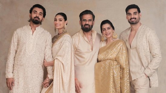 Suniel Shetty's daughter Athiya Shetty married KL Rahul in 2023. Shetty Famaily