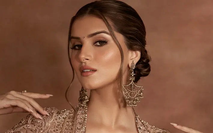 Tara Sutaria Elegant Home in Mumbai – A Warm Glimpse into Her Life